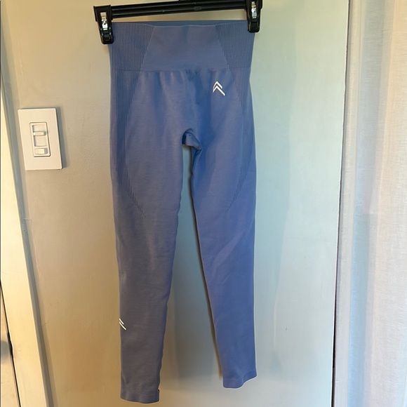 Oner Active Blue Leggings for Dynamic Comfort nwot - Picture 1 of 6